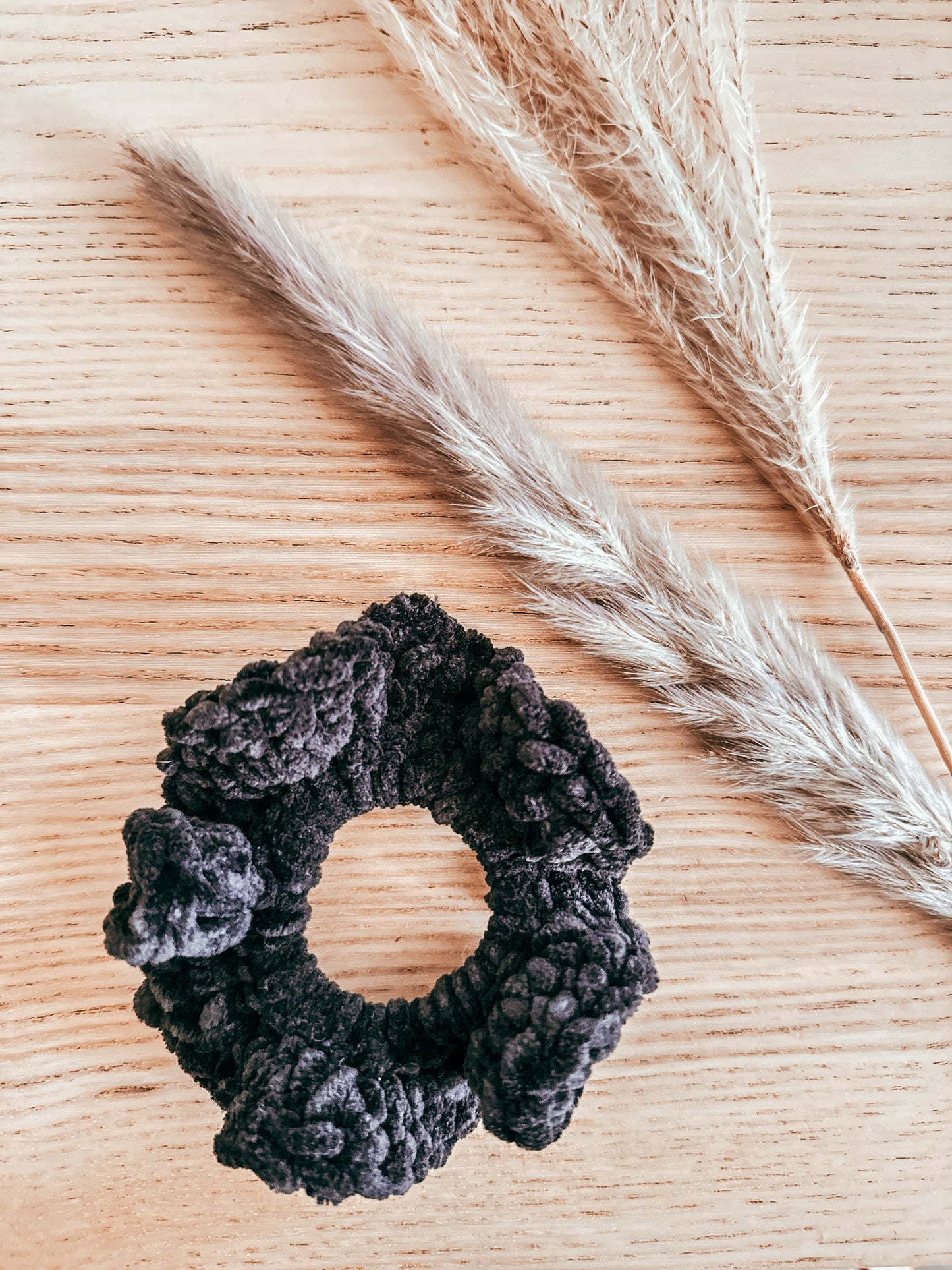 Scrunchie Francie Noir - Medium - chouchous faits main au crochet ✨